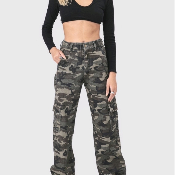 No Boundaries Pants - Cool light colored wide leg camo pants